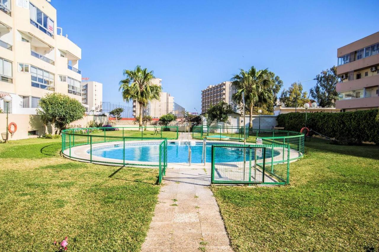 Lovely Apartment In Torremolinos Views Of The Sea, Pool, Terrace, Sofa Bed And Fully Equipped Kitchen المظهر الخارجي الصورة
