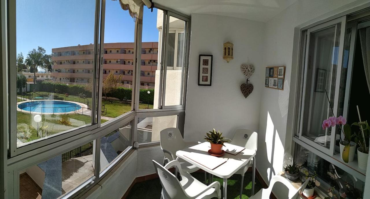Lovely Apartment In Torremolinos Views Of The Sea, Pool, Terrace, Sofa Bed And Fully Equipped Kitchen المظهر الخارجي الصورة
