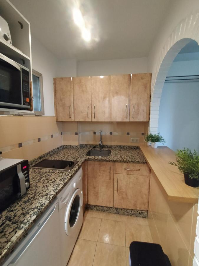 Lovely Apartment In Torremolinos Views Of The Sea, Pool, Terrace, Sofa Bed And Fully Equipped Kitchen المظهر الخارجي الصورة