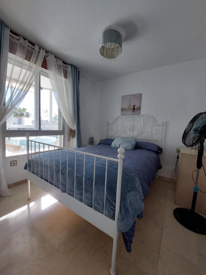 Lovely Apartment In Torremolinos Views Of The Sea, Pool, Terrace, Sofa Bed And Fully Equipped Kitchen المظهر الخارجي الصورة