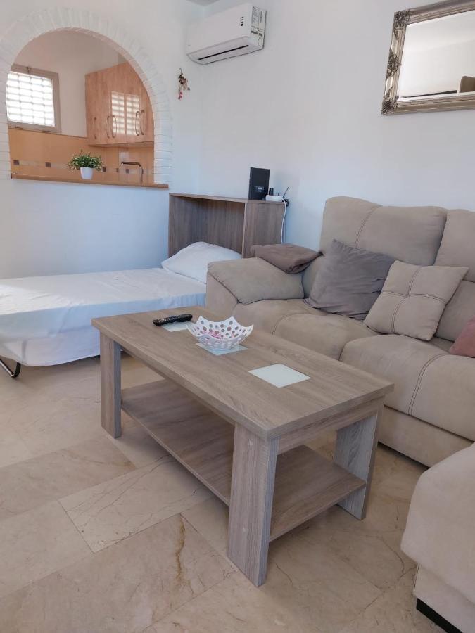 Lovely Apartment In Torremolinos Views Of The Sea, Pool, Terrace, Sofa Bed And Fully Equipped Kitchen المظهر الخارجي الصورة