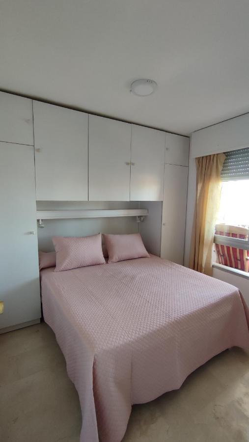 Lovely Apartment In Torremolinos Views Of The Sea, Pool, Terrace, Sofa Bed And Fully Equipped Kitchen المظهر الخارجي الصورة