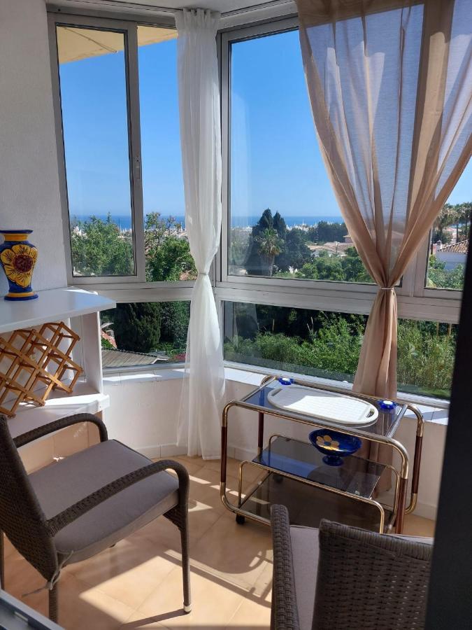 Lovely Apartment In Torremolinos Views Of The Sea, Pool, Terrace, Sofa Bed And Fully Equipped Kitchen المظهر الخارجي الصورة