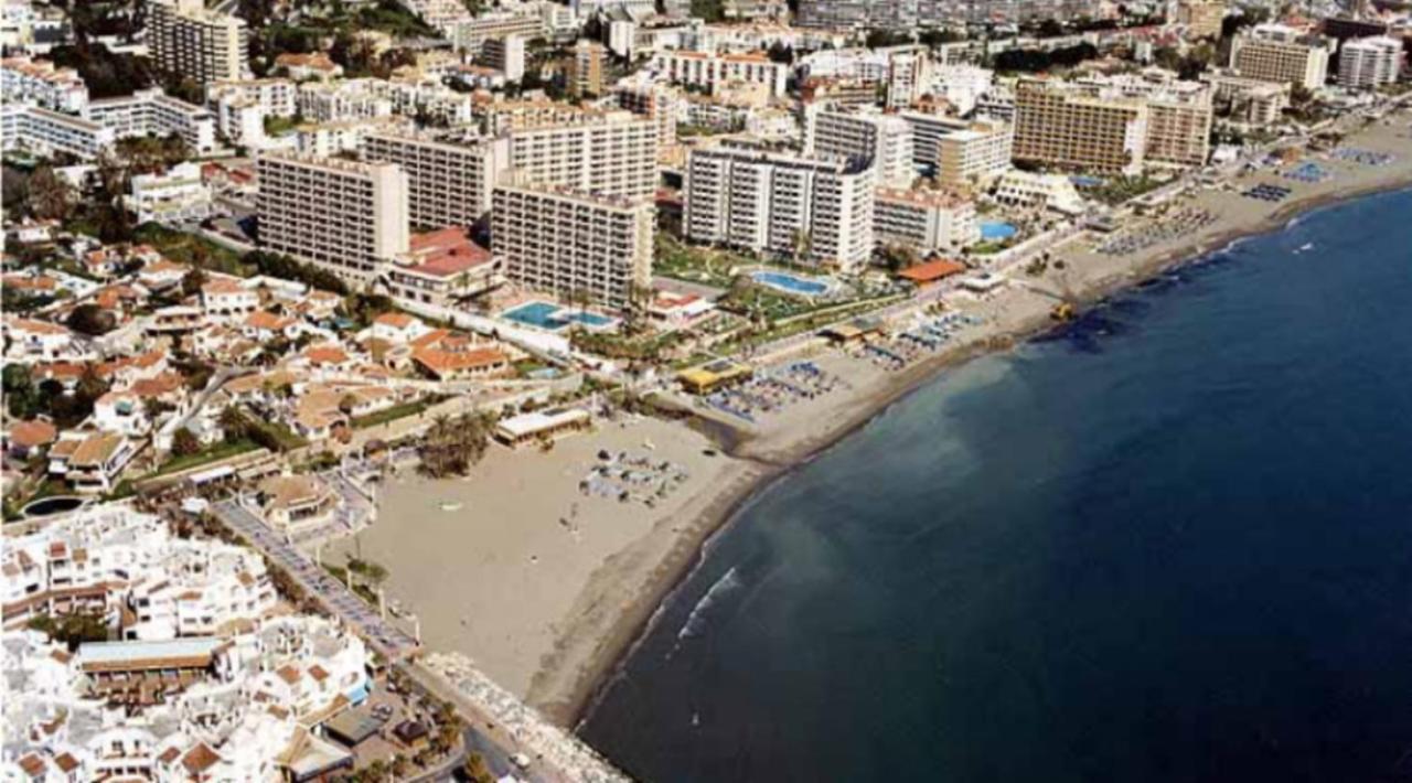 Lovely Apartment In Torremolinos Views Of The Sea, Pool, Terrace, Sofa Bed And Fully Equipped Kitchen المظهر الخارجي الصورة